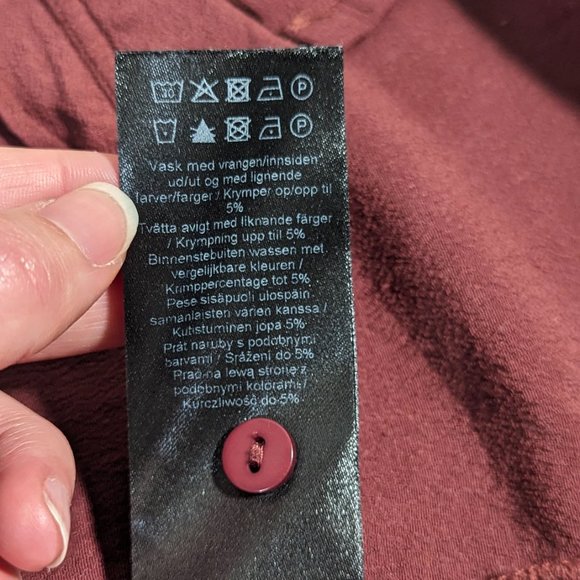 Short Sleeve button front blouse - Picture 10 of 10